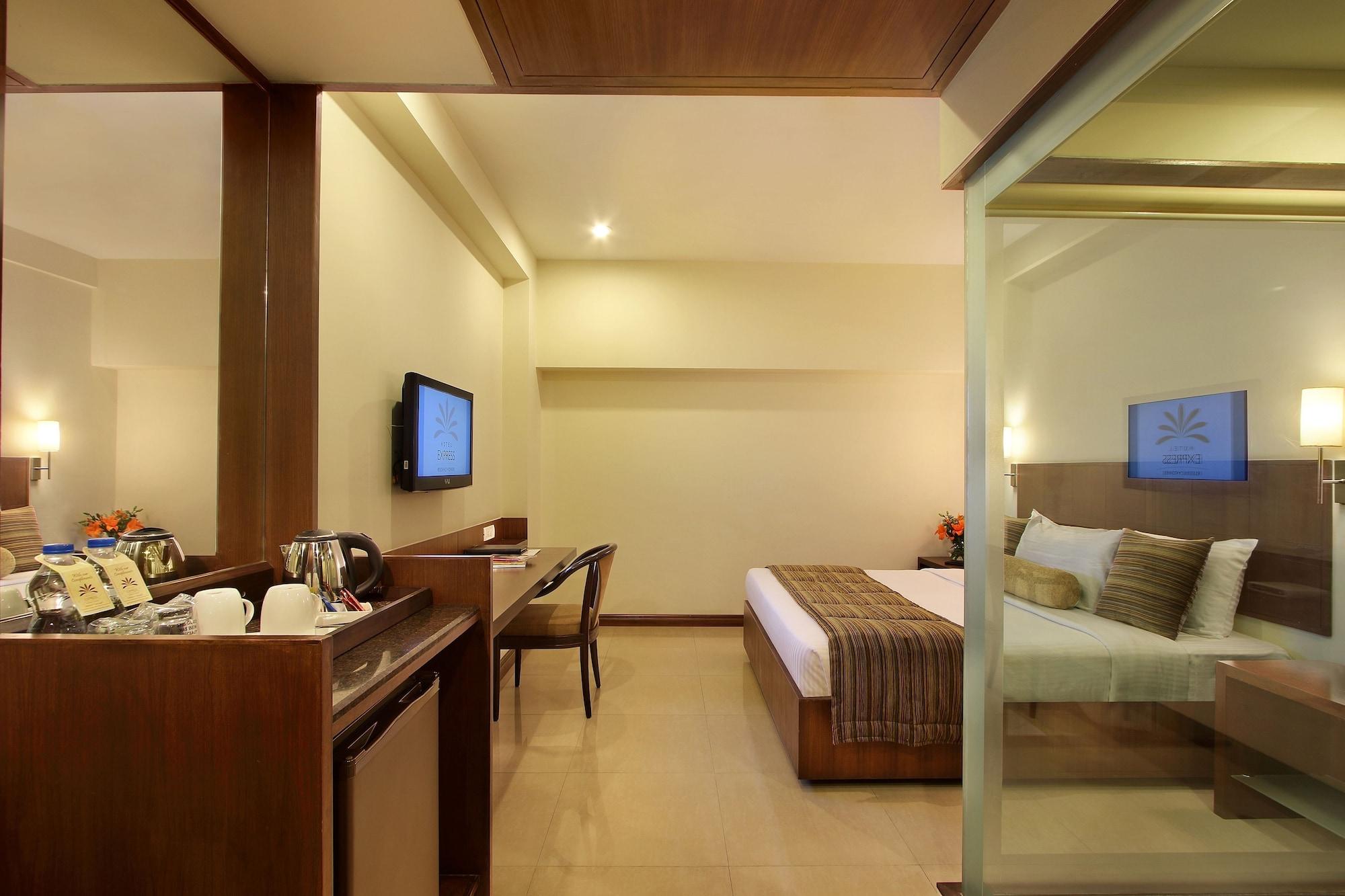 Hotel Express Residency Vadodara Extérieur photo