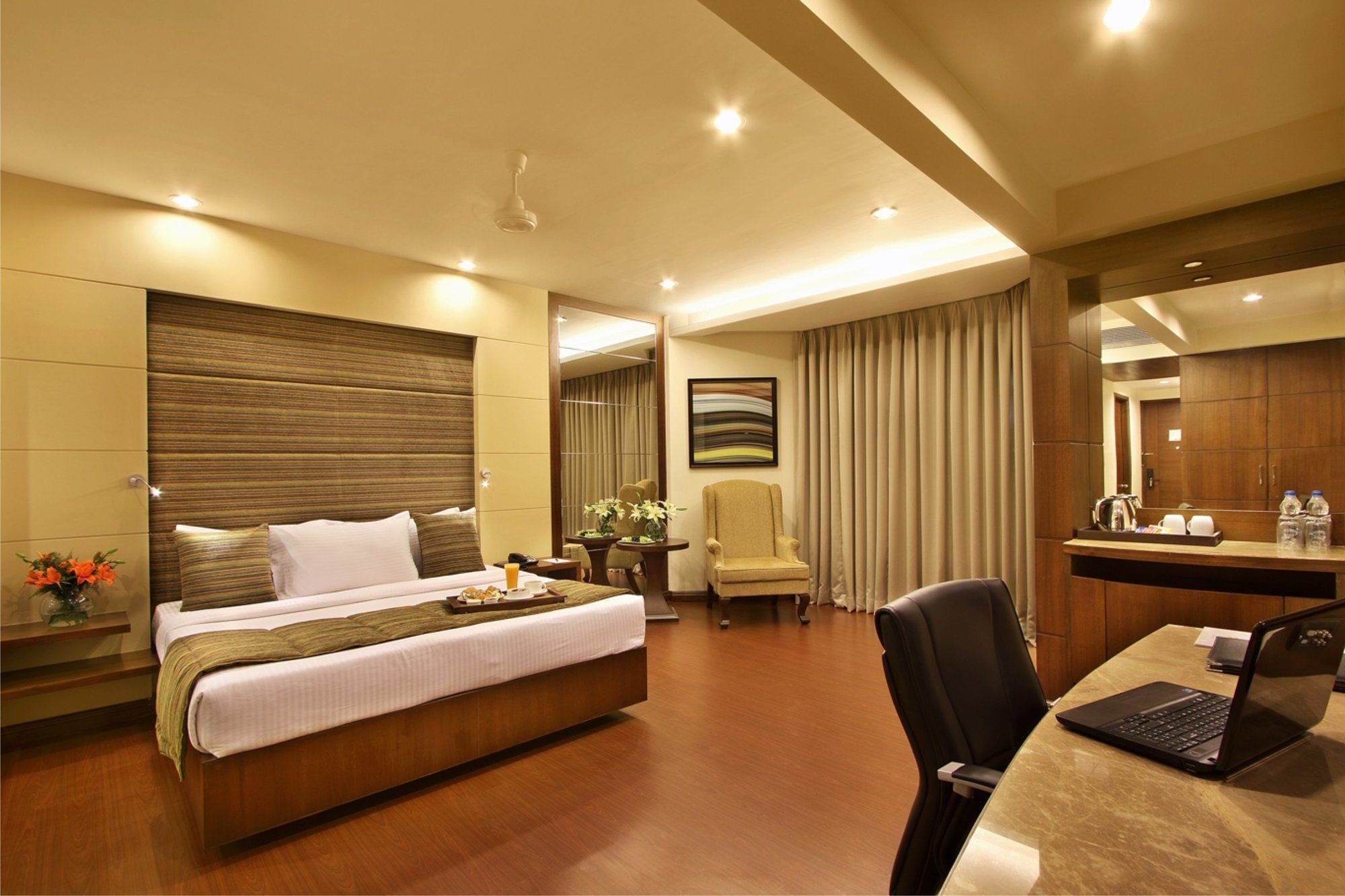 Hotel Express Residency Vadodara Extérieur photo