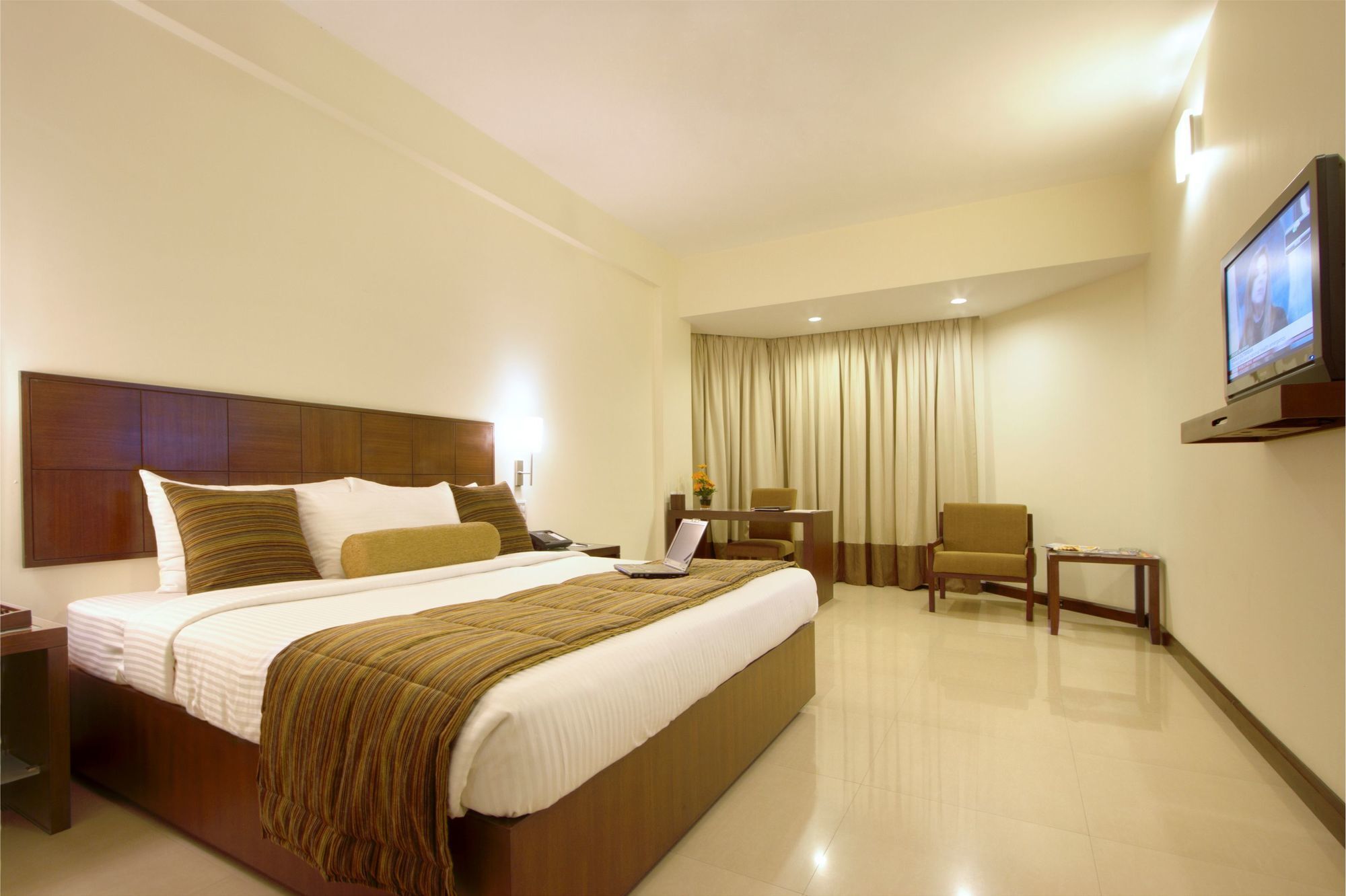 Hotel Express Residency Vadodara Extérieur photo