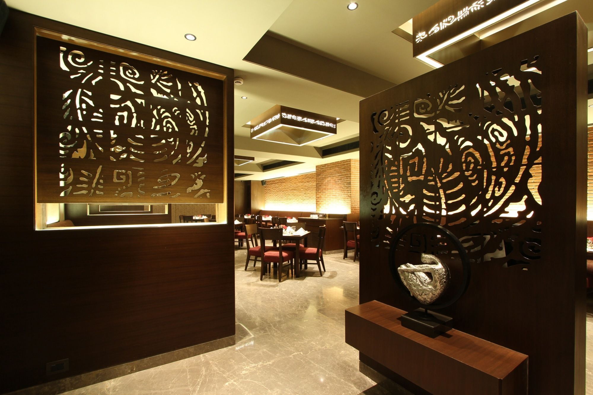 Hotel Express Residency Vadodara Restaurant photo